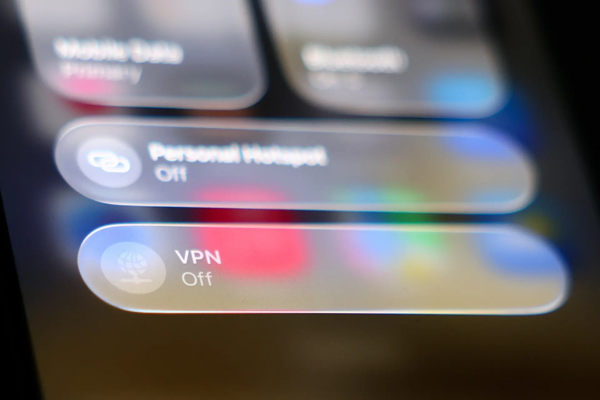 После требований ограничивать доступ через VPN часть маркетплейсов и сервисов вновь открываются для некоторых пользователей с включённым VPN, однако у многих доступ по‑прежнему ограничен.