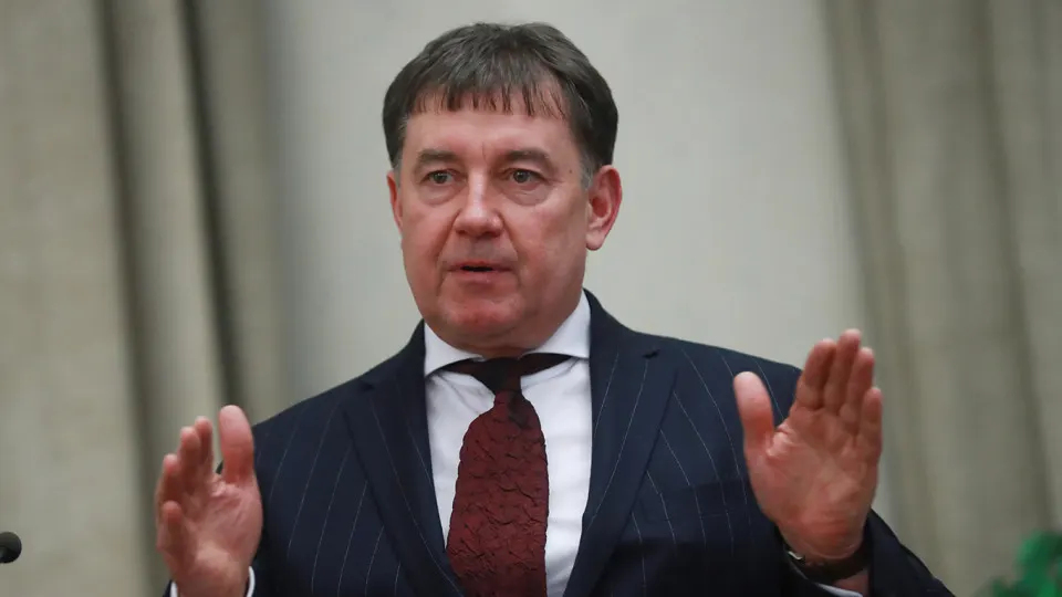 Мосгорсуд подтвердил национализацию сети гостиниц и десятков объектов недвижимости, связанных с бывшим председателем Совета судей России Виктором Момотовым, которого Генпрокуратура связывает с криминальными авторитетами и незаконным бизнесом.