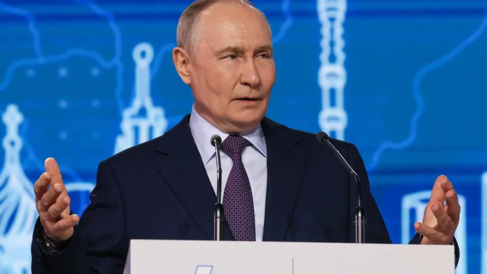 После блокировок интернета и запрета Telegram одобрение власти резко упало; в ответ президент призвал законодателей не ограничиваться репрессивными мерами и сосредоточиться на системном подходе.