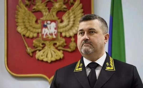 Указ о назначении Фёдора Щукина опубликован на официальном портале правовой информации. Ранее коллегия судей прекратила его полномочия как председателя Верховного суда Дагестана. Щукин сменит Сергея Меликова; ниже — краткая справка о новом руководителе республики.
