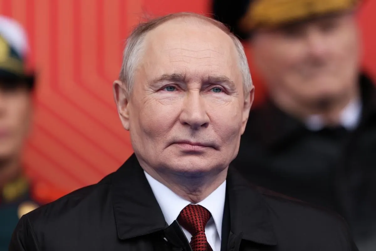 Указ вводит специальную процедуру подачи заявлений для совершеннолетних и лиц без гражданства, постоянно проживающих в Приднестровье; оформление будет происходить через диппредставительства и консульства РФ.
