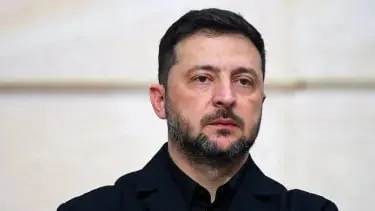 Президент Украины заявил, что российские силы продолжают боевые действия несмотря на объявленное перемирие — за сутки зафиксировали свыше 150 штурмовых действий, более сотни обстрелов и около 10 тысяч ударов дронами‑камикадзе. Украина обещает зеркальный ответ при возобновлении массированных атак.