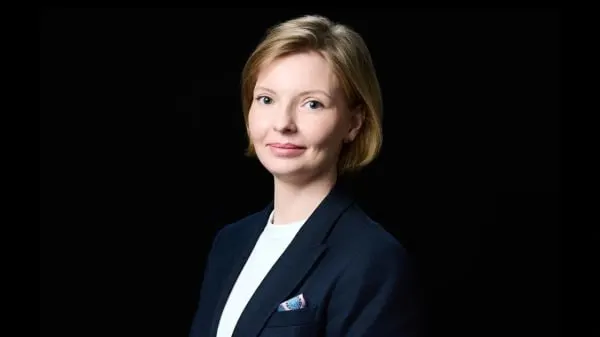С 1 сентября владельцы и администраторы доменов в зонах .ru, .рф и .su обязаны проходить идентификацию через портал Госуслуги. Новые правила затронут компании с большими портфелями доменов и потребуют пересмотра управления цифровыми активами.