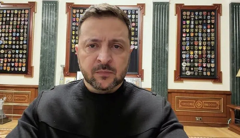 По словам президента, разведка, в том числе данные от западных партнёров, указывает на подготовку комбинированного удара с применением «Орешника»; население просят внимательно относиться к сигналам тревоги и пользоваться укрытиями.