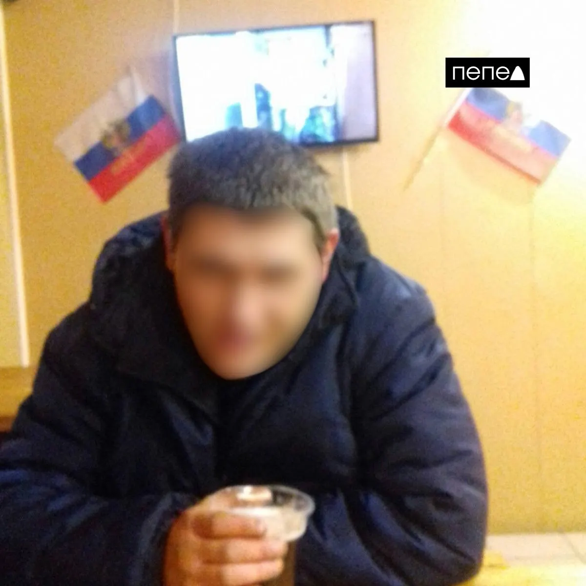 Пристенский районный суд оштрафовал жителя района на 12 тысяч рублей — по тысяче за каждую из 12 опубликованных в «ВКонтакте» аудиозаписей с упоминанием АУЕ.