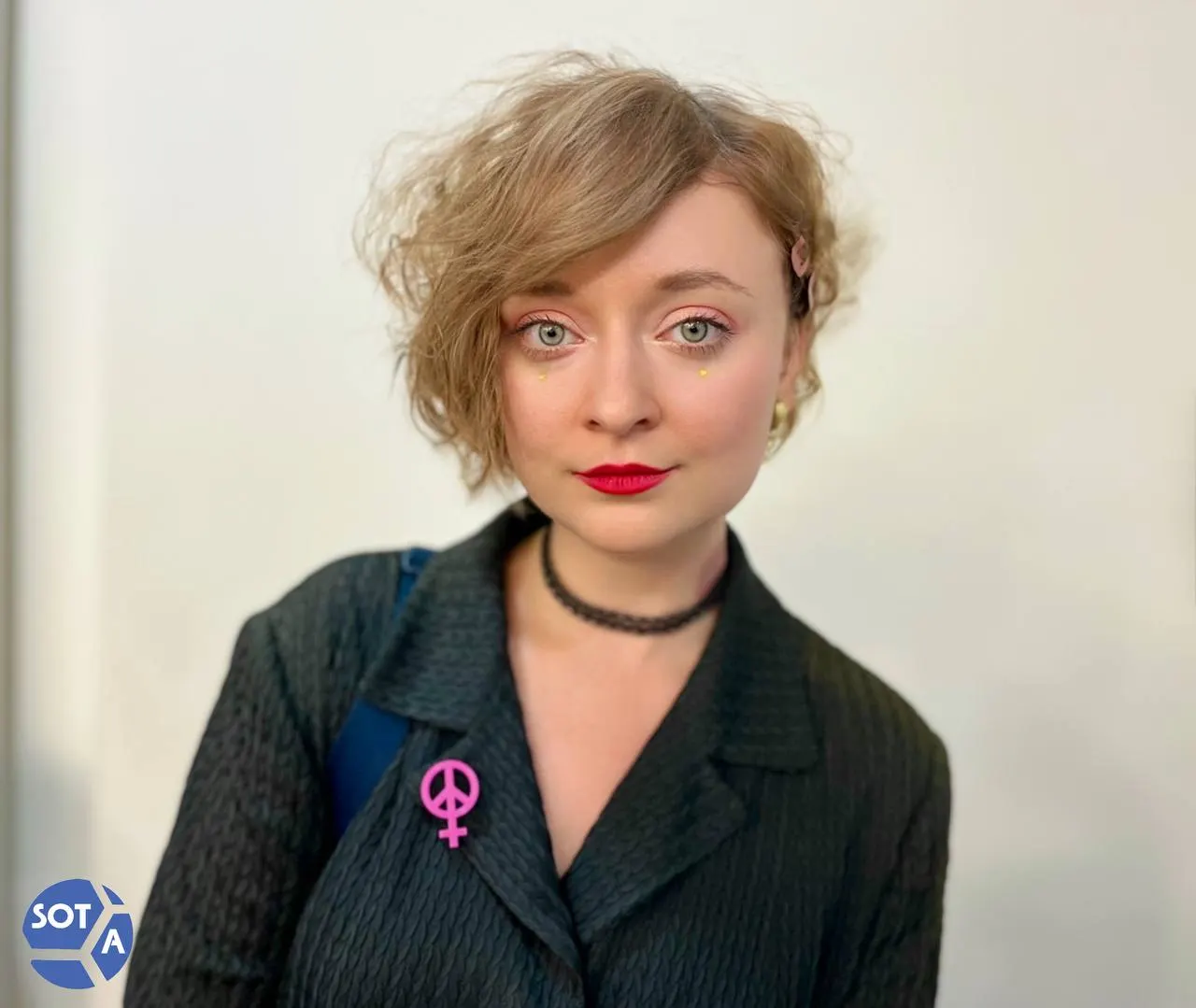 Фем‑активистку внесли в обновлённый реестр ведомства. Ранее против неё возбудили уголовное дело о несоблюдении обязанностей «иностранного агента», сейчас она объявлена в розыск.