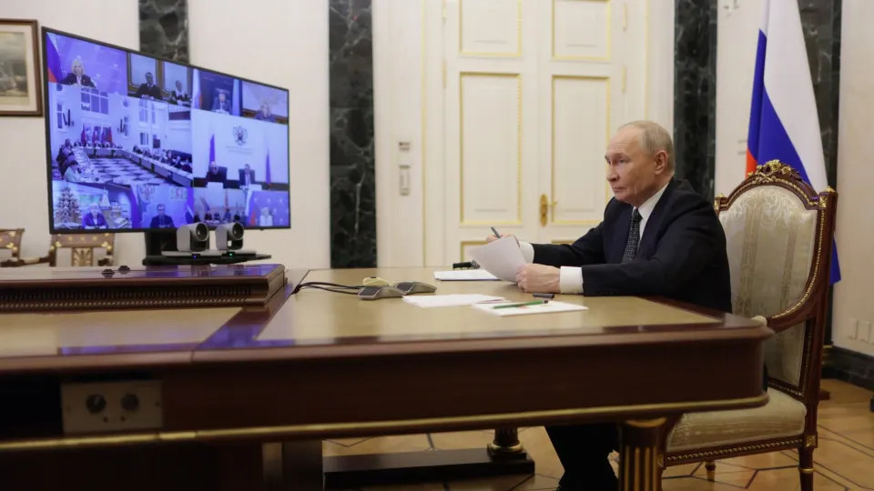 Президент заявил, что атака на общежитие профессионального колледжа в оккупированной Луганской области была преднамеренной: удар прошёл в три волны, поразив одно и то же место. По словам главы государства, погибли 6 человек, 39 получили ранения, ещё 15 числятся пропавшими без вести. МИД и Минобороны получили соответствующие поручения.