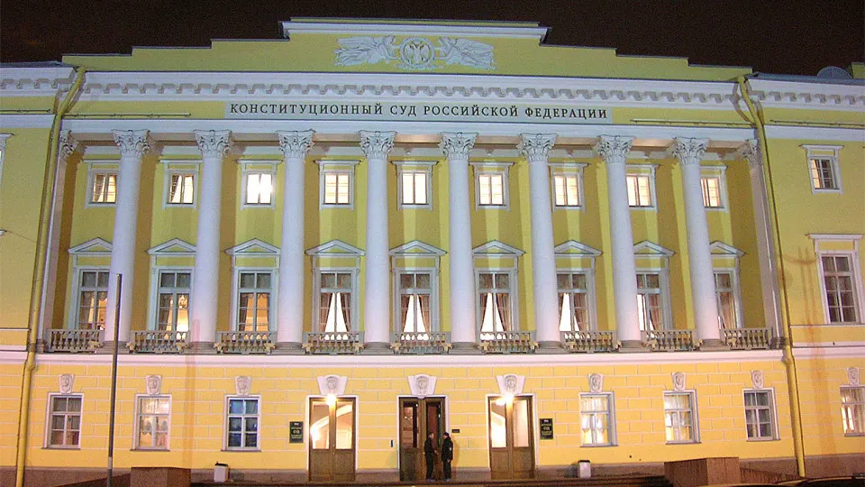 Председатель Конституционного суда высказался за отмену сроков давности для антикоррупционных исков прокуратуры. Эти иски широко применяются для изъятия крупных активов и перераспределения собственности в России.