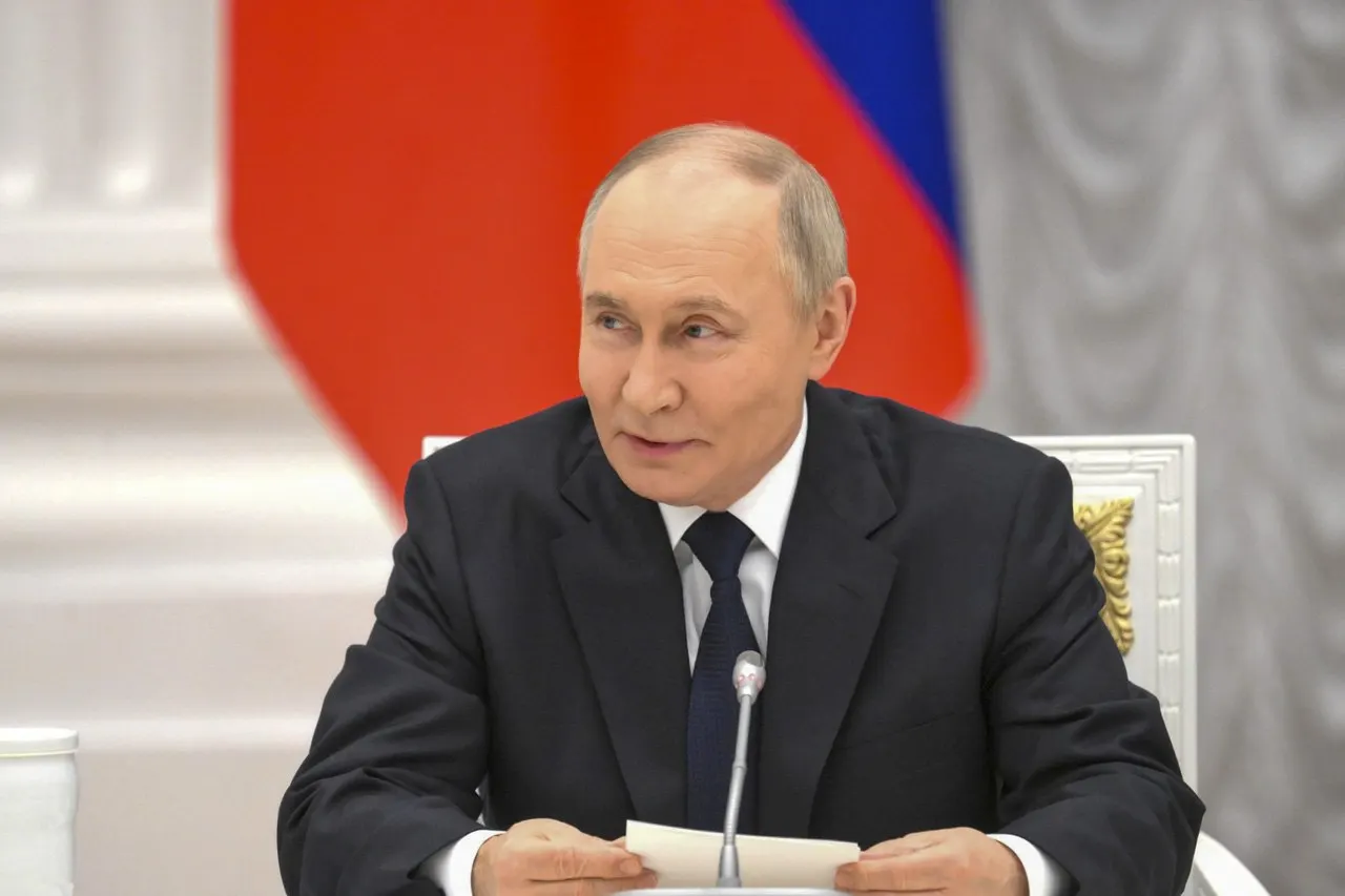 Во время общения с журналистами президент заявил, что Россия располагает всеми необходимыми средствами для защиты Калининграда, комментируя заявления главы МИД Литвы о возможных ударах по базам ПВО.