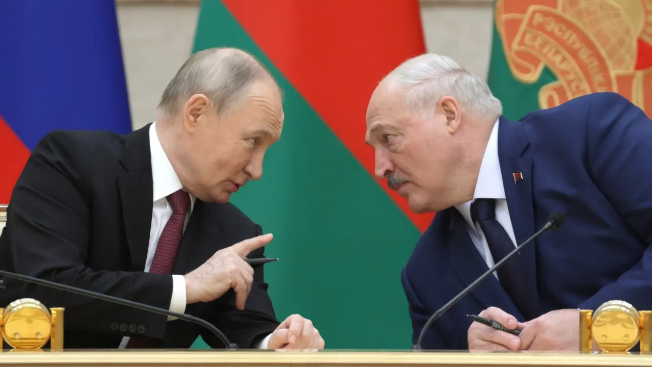 26 июня лидеры России и Беларуси встретились в резиденции на Валдае без публичных заявлений — встреча состоялась на фоне обострения ситуации у белорусско‑украинской границы.