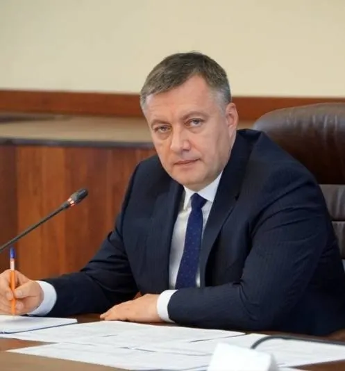 Губернатор сообщил о приоритетах распределения бензина и дизеля, предложениях по спецрежиму поставок для территорий с независимыми АЗС, а также о поручениях по работе с «Роснефтью» и прогнозе роста производства топлива в июле.