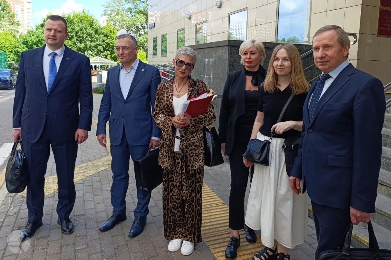 Апелляция оставила в силе решение о лишении статуса Алексея Басистова, Дмитрия Проводина и Юлия Тая. Защита утверждает, что Минюст превысил полномочия и что такие вопросы должны решать органы адвокатского самоуправления.