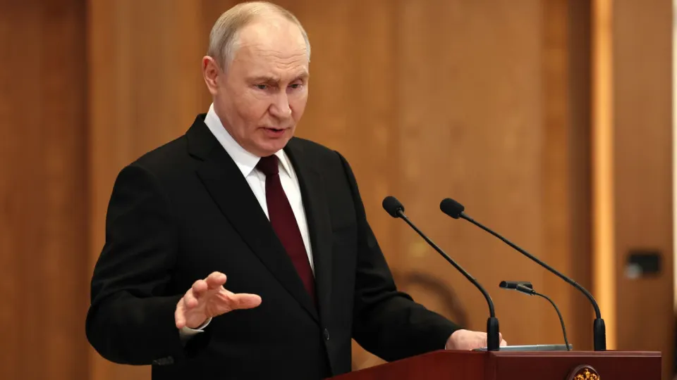 Президент заявил, что Россия нанесёт ответный удар, если с территорий европейских государств будут запускать беспилотники по российским целям. Разведка сообщила о возможных пусках с баз в Латвии, а страны Балтии отвергли обвинения.
