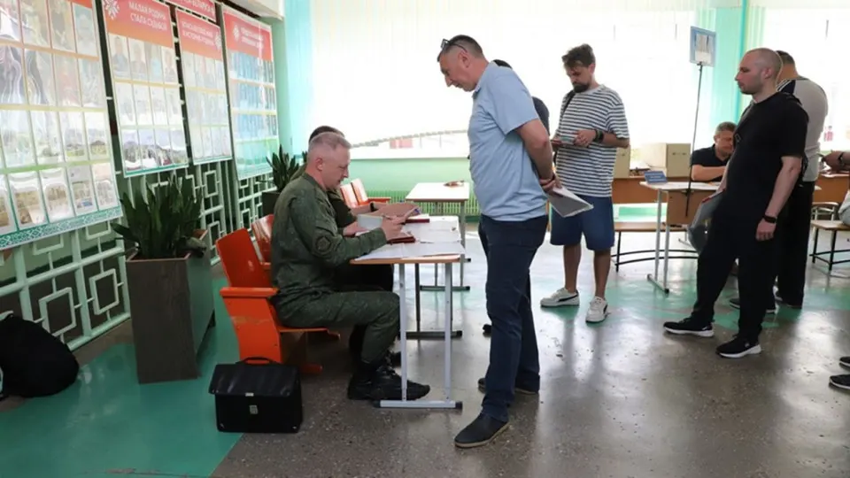 Минобороны Беларуси проводит учебные мероприятия по мобилизации в Гродненской области. Одновременно поступают сообщения об усилении давления со стороны российского руководства с требованием участия Минска в эскалации конфликта.
