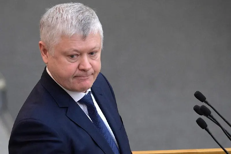 Председатель комитета по безопасности сообщил, что более 360 зарубежных организаций признаны «враждебными» и выдворены из РФ; более 60 — по материалам его комиссии. По его словам, также принято 46 законов для защиты суверенитета.