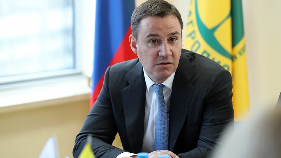 Заместитель председателя правительства Дмитрий Патрушев фактически взял под контроль «Российский экологический оператор». В руководстве компании происходят перестановки на фоне уголовных дел против прежних менеджеров.