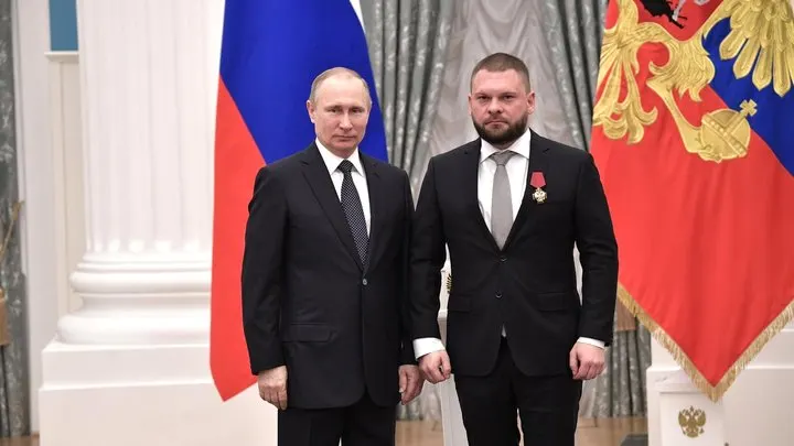 В официальных декларациях кандидатов «ЕР» указаны зарубежные активы у одного из лидеров федерального списка и у кандидатов в региональных группах, в том числе в Курской и Саратовской областях.