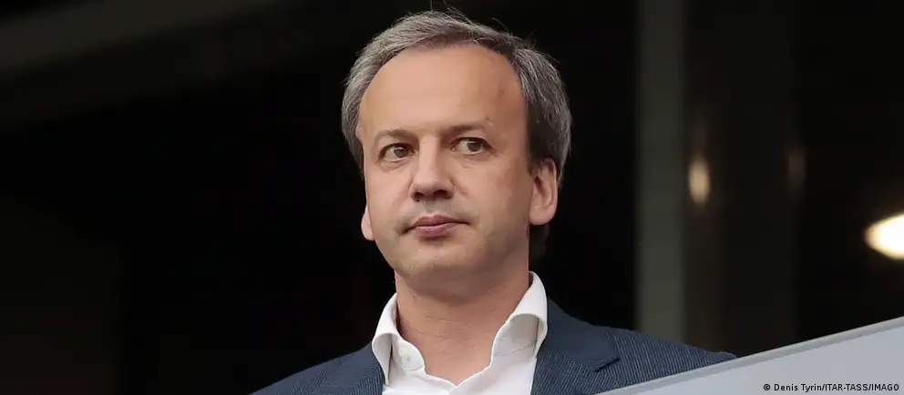 Аркадий Дворкович заявил, что обжалует в суде решение ЕС о внесении его в санкционный список и временно сложит полномочия президента Международной шахматной федерации до решения суда.