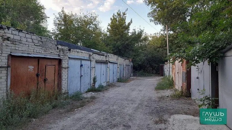 Госдума приняла решение продлить «гаражную амнистию» ещё на пять лет: оформление гаражей и участков в упрощённом порядке станет возможным до 1 сентября 2031 года.