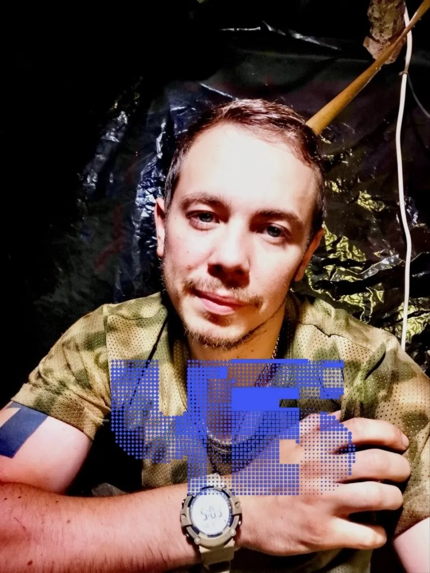 Родители погибшего военнослужащего из Челябинска заявляют, что их лишили права проститься: тело сына тайно похоронили в Калининградской области, а закон отдает приоритет распоряжению телом супругам.