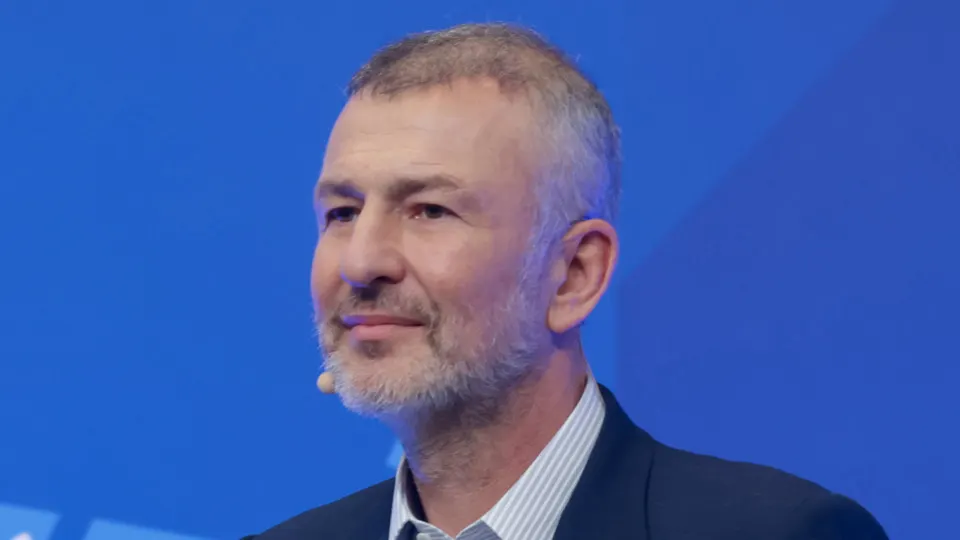 Миллиардер Андрей Мельниченко договорился о мировом соглашении по делу СИБЭКО: после претензий Генпрокуратуры он перечислил 32 млрд рублей в пользу образовательного центра под патронажем президента, в результате иск был отозван. За время волны национализаций государству перешли активы примерно на 6,5 трлн рублей.