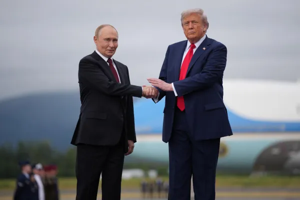 По данным источников, президент США намерен обсудить с лидерами Украины и России возможность прекращения войны во время саммита НАТО в Анкаре. Ранее все трое уже выходили на контакт по телефону.