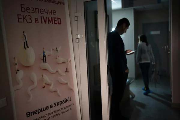 Депутаты приняли поправки к закону «О ветеранах»: вспомогательные репродуктивные технологии (кроме суррогатного материнства) включат в программу бесплатной медицинской помощи для определённых категорий женщин.