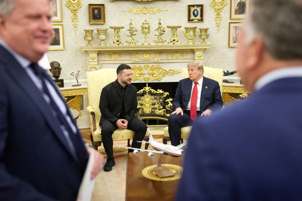 Встреча президента Украины Владимира Зеленского с президентом США Дональдом Трампом в Вашингтоне прошла в позитивном ключе. Главные темы — запрос экстренного пакета ракет для комплексов Patriot, обсуждение санкций против покупателей российских энергоносителей и дальнейшее сотрудничество по поддержке Киева.