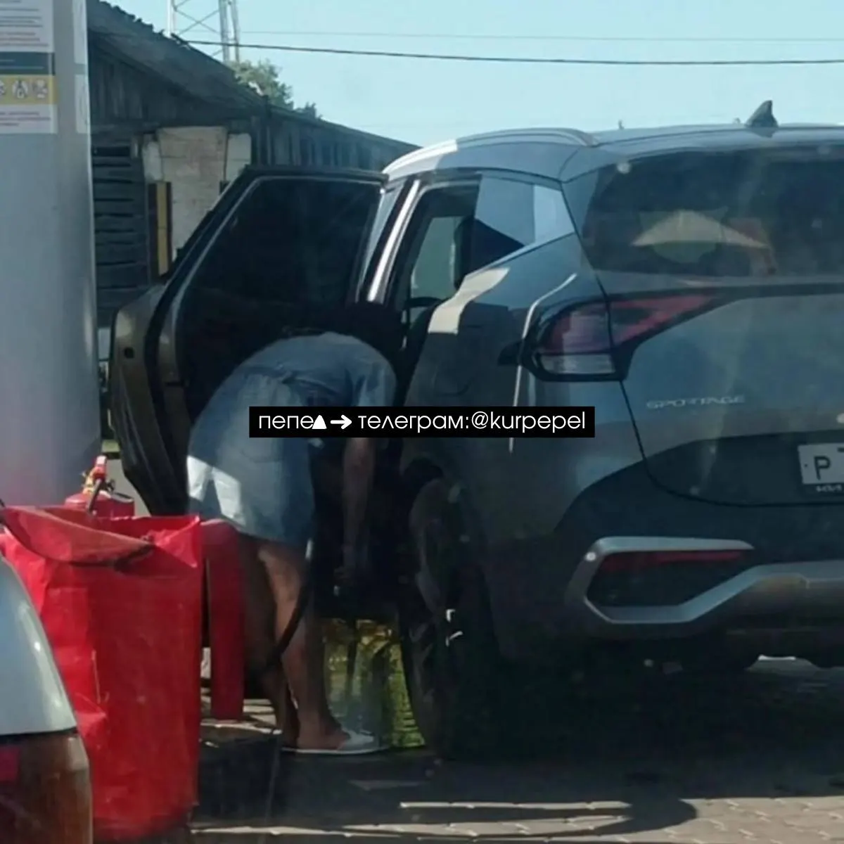 В регионе ввели лимиты на выдачу топлива и запрет на налив в канистры. Автомобилисты пытаются обойти ограничения, а власти запрашивают дополнительные поставки.