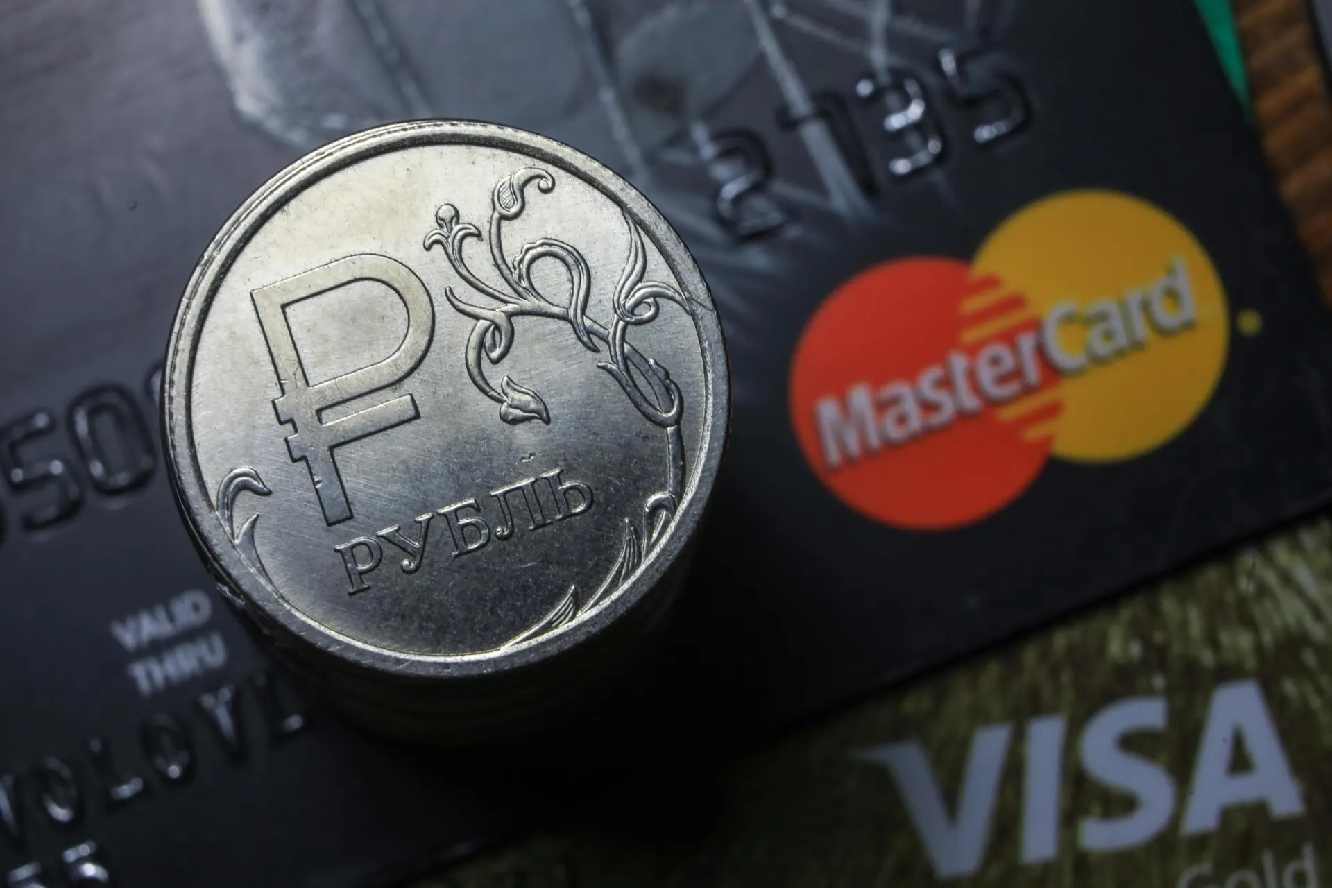 Пользователи сталкиваются с перебоями при оплате картами Visa и Mastercard и через систему быстрых платежей.