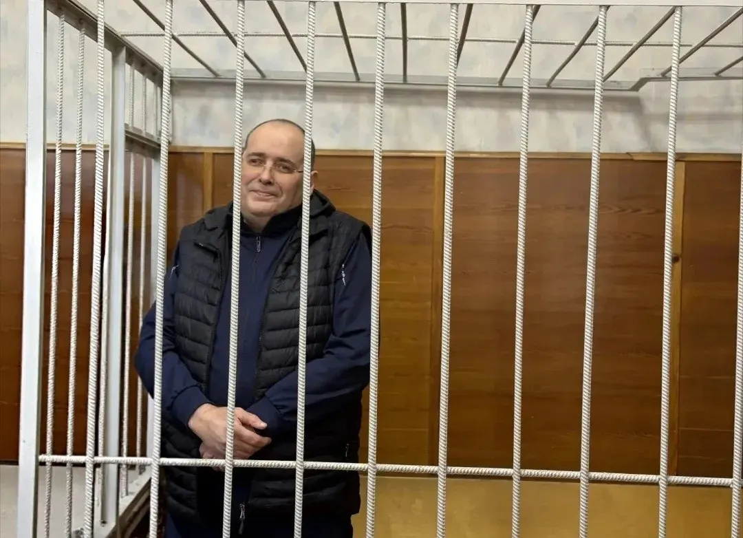 Андрея Кислицына признали виновным в получении взятки в особо крупном размере; приговор предусматривает 9 лет колонии строгого режима и общий срок до 14 лет, штрафы около 17 млн рублей.