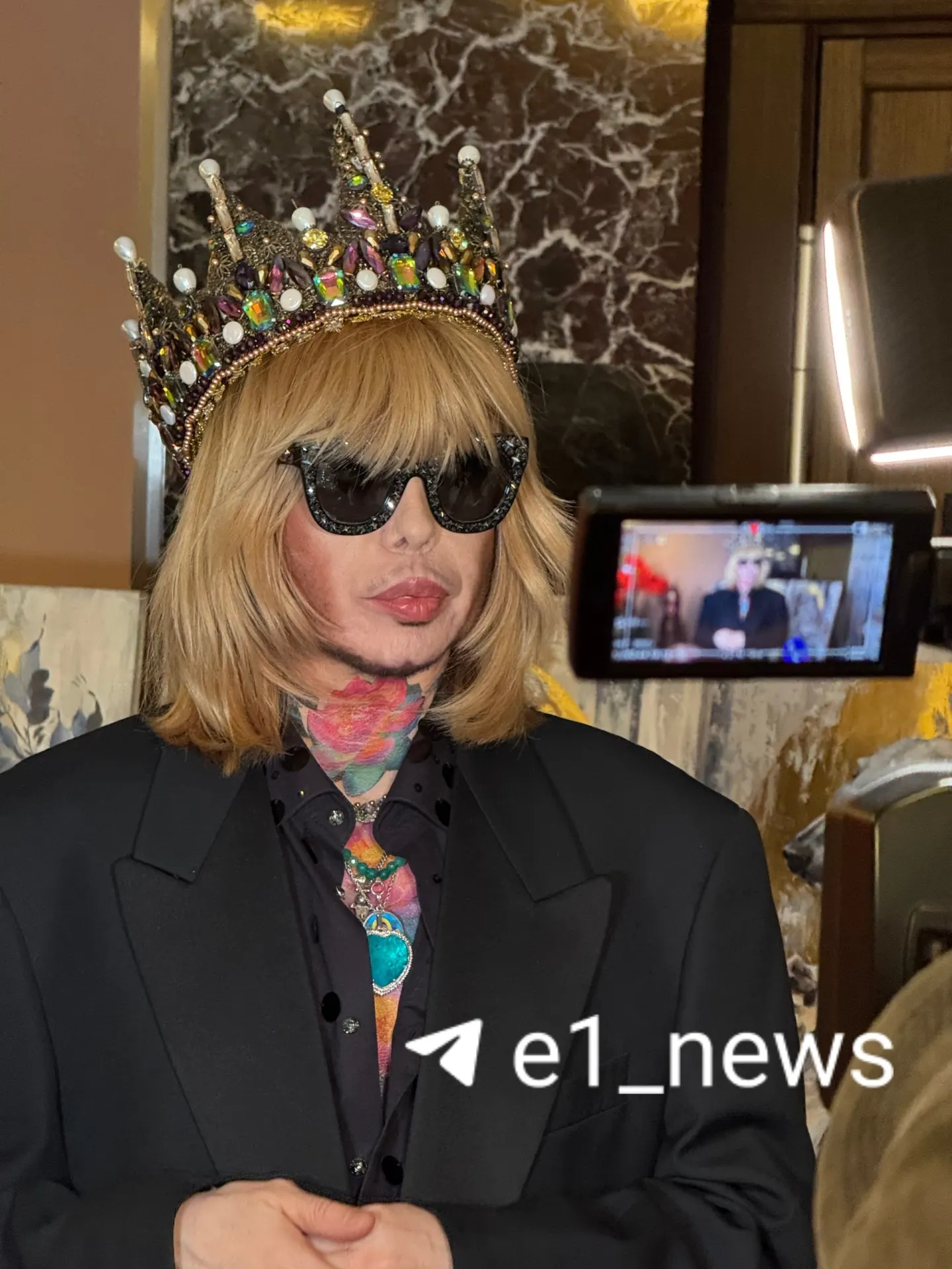 Дизайнеры со всей страны собрались на фестивале моды; на подиуме — только отечественные бренды, подтверждая федеральный масштаб российской модной индустрии.