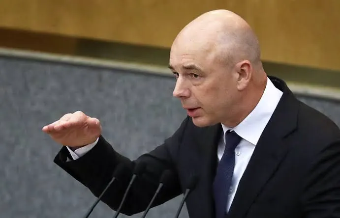 Министр финансов Антон Силуанов на Московском финансовом форуме заявил, что каждому финансисту нужна «нычка» — резерв на случай колебаний; ФНБ используется для финансирования обязательств, а не свободных трат, и сейчас продолжается накопление ресурсов.