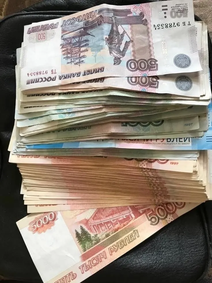 Предлагают ввести для всех работающих годовую премию, известную как 13-я зарплата; на первом этапе — для работников бюджета. Законопроект уже внесён.