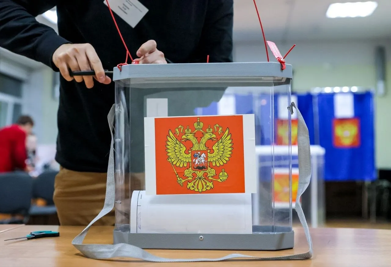 По данным экзит-полов на выходе, Единая Россия набирает 53,5%, КПРФ — 14,5%, ЛДПР — 10,1%, Новые люди — 8,4%, Справедливая Россия — 6,0%, Партия пенсионеров — 2,8%, испорченные бюллетени — 1,5%. 37% опрошенных воздержались. При подтверждении официальными результатами «Новые люди» могут существенно увеличить свой итог по сравнению с выборами 2021 года.