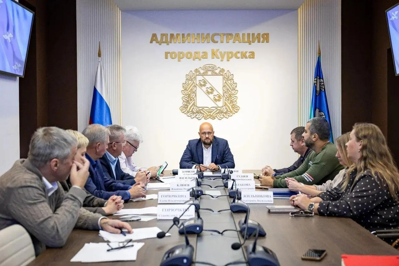На встрече с мэром обсудили меры по усилению ответственности владельцев и введение бесплатной регистрации и стерилизации для малоимущих.