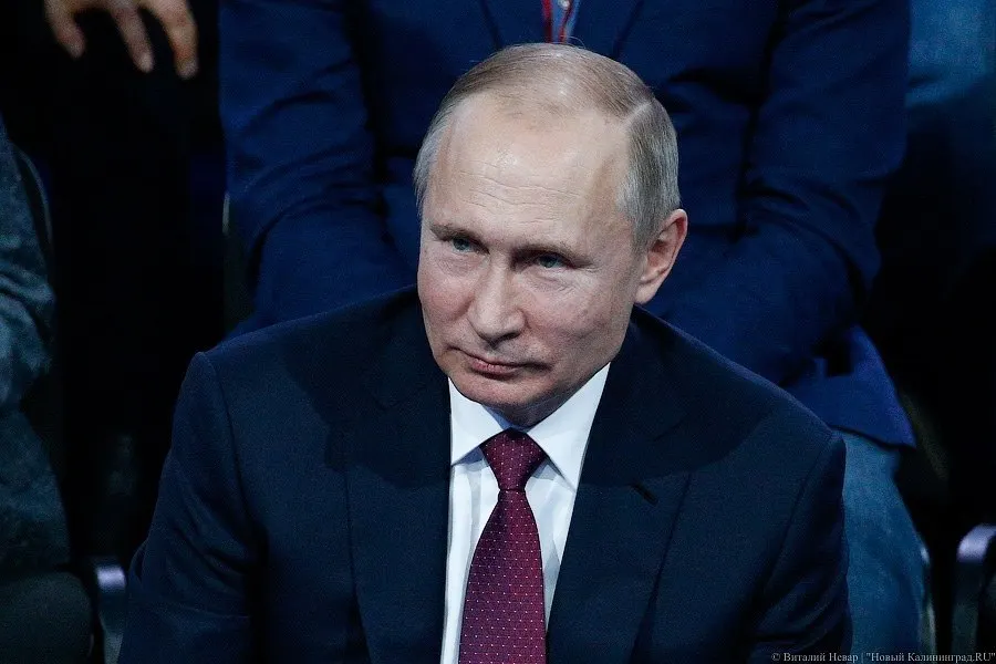 Президент поручил запустить во всех регионах систему независимой оценки качества услуг в социальной сфере через портал Госуслуги; доклад о выполнении поручения должен быть представлен до 1 февраля 2027 года.