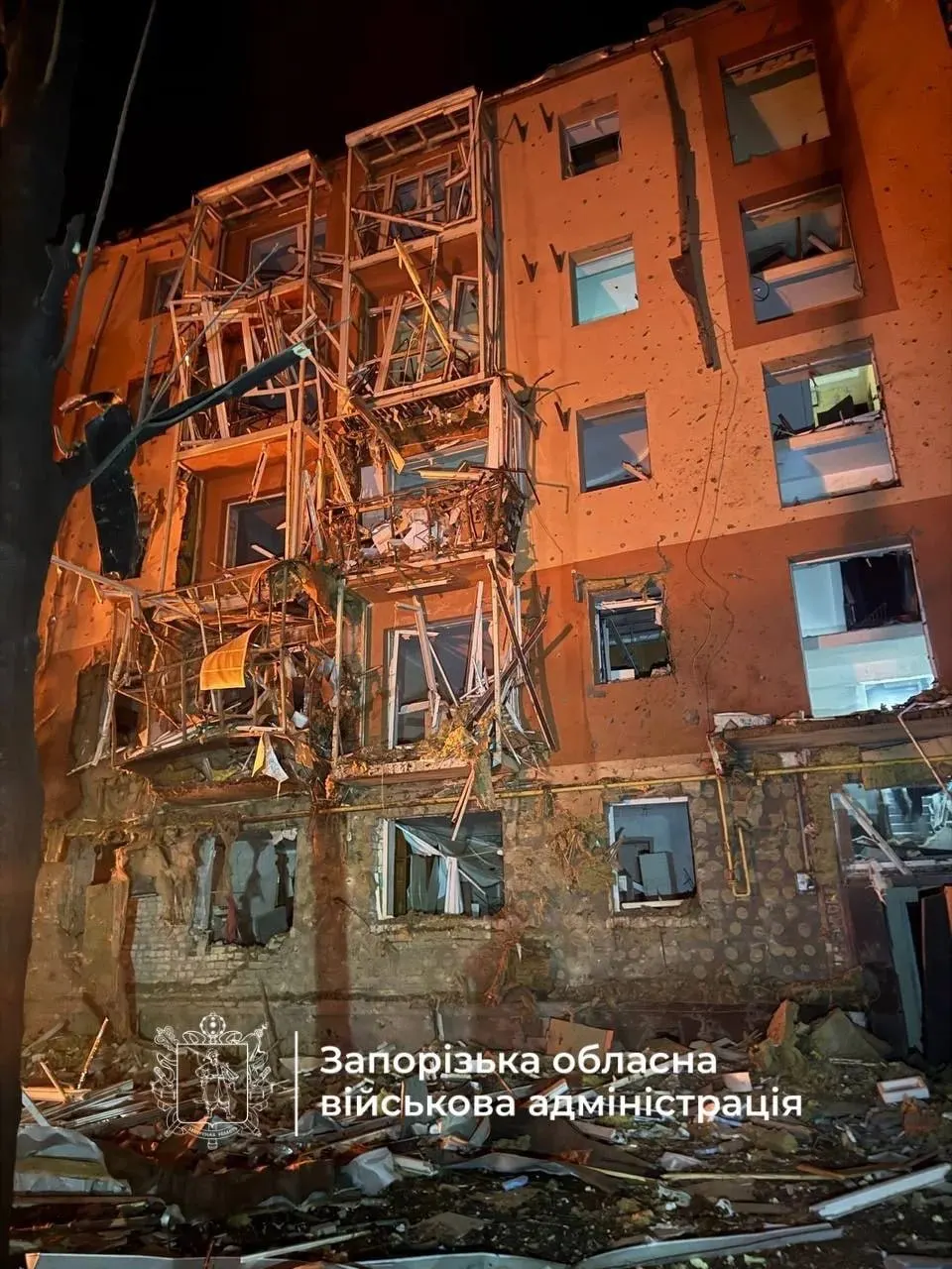 За ночь активность беспилотников затронула сразу несколько регионов РФ; Рязанский НПЗ частично остановил работу; вынесен приговор по делу о призывах к терроризму; США приняли решение приостановить новые санкции против России.