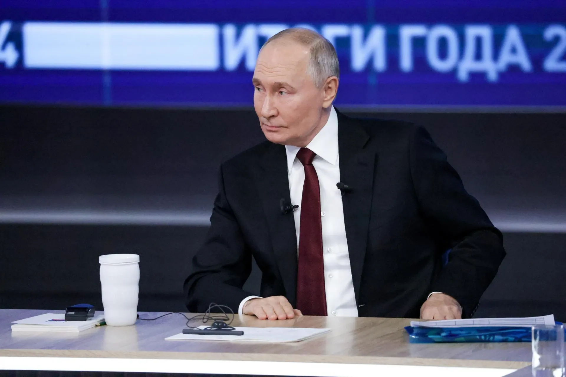Кремль объявил о планах провести прямую линию и объединить её с большой пресс-конференцией.
